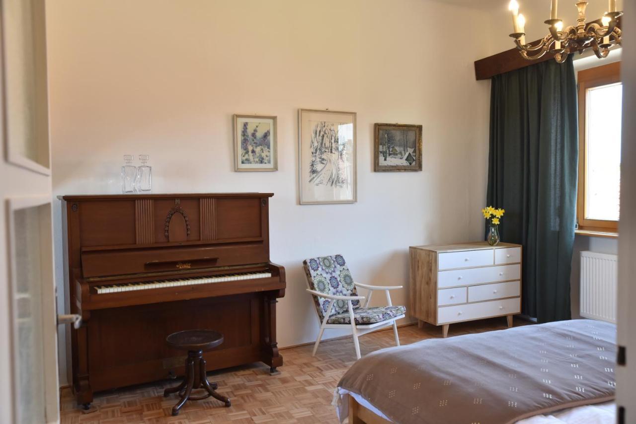Apartman S Klavirem Ледніце Екстер'єр фото