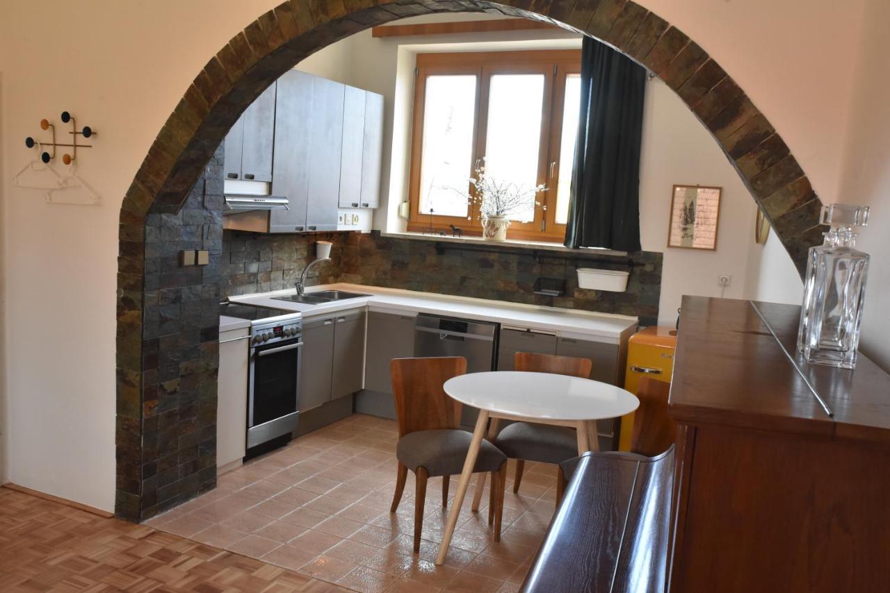 Apartman S Klavirem Ледніце Екстер'єр фото